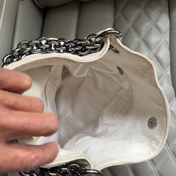 Chanel shoulder bag in light cream color - Picture 5 of 5